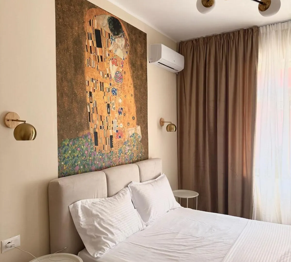 Central 2 Bedroom Apartment In Bllok Agimi Art Center Tirana 0*,